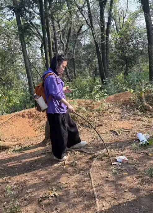 01ba53e3fcea2759a998fb4ce1b3a4bf